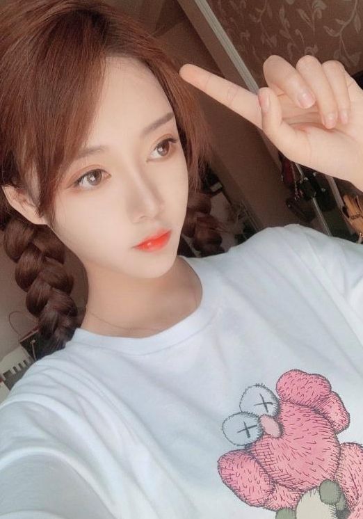 广州魅力彤彤小美女